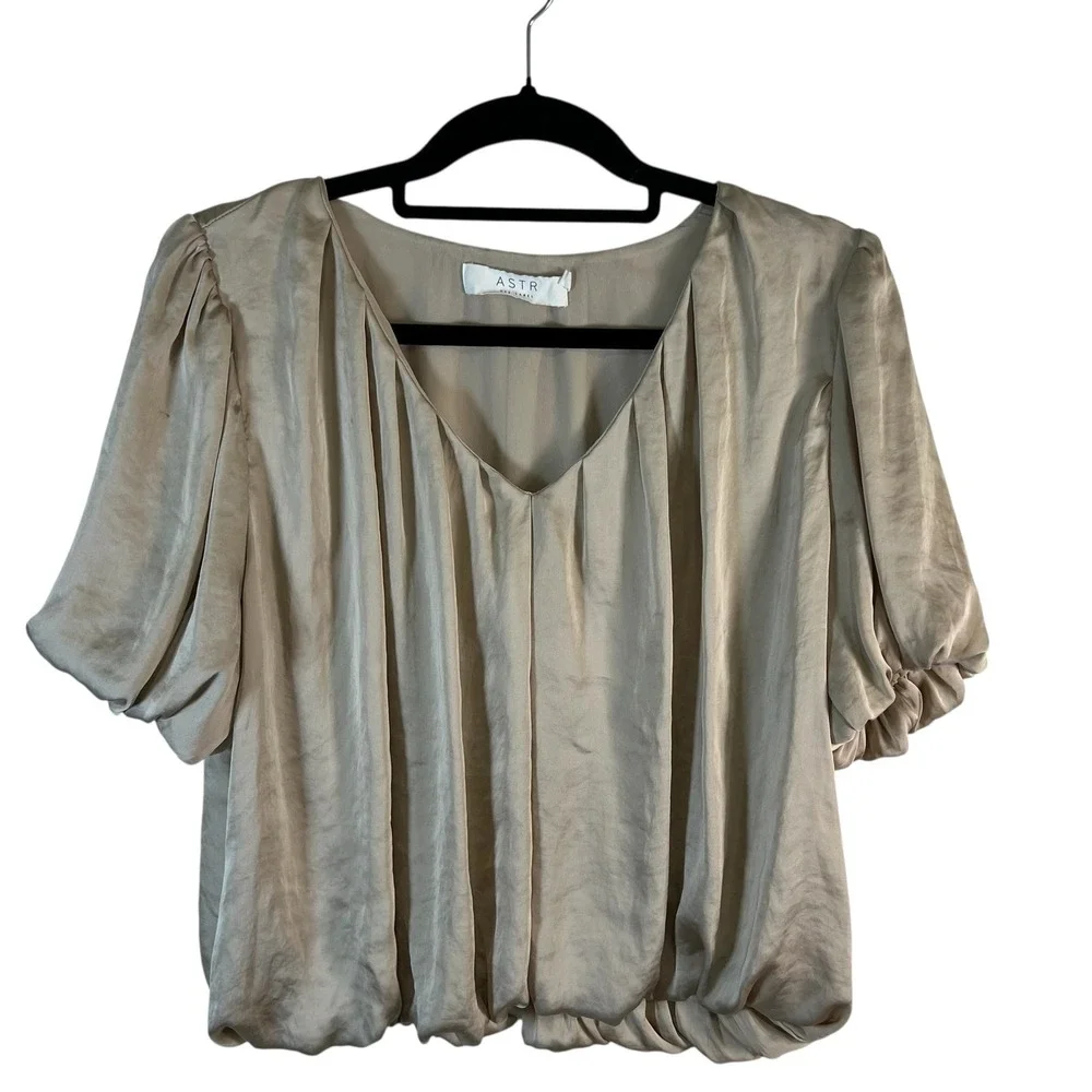 ASTR The Label Champagne Satin V-Neck Bubble Hem Puff Sleeve Blouse Large dressy